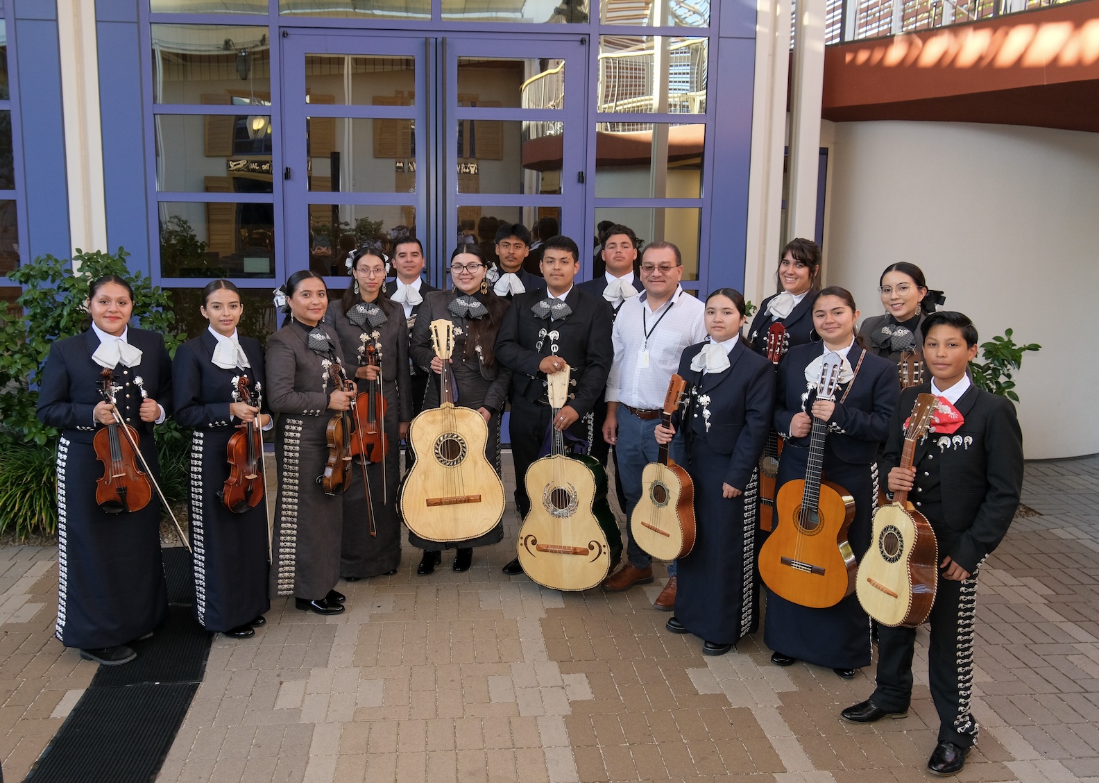 Vuelve la serie de conciertos gratuitos de otoño de La Jolla Music Society con Cuerdas del Mundo Un mariachi juvenil