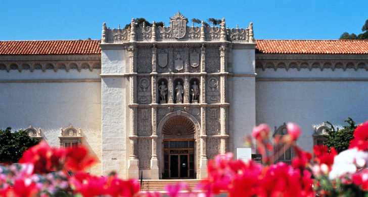 fachada de museo