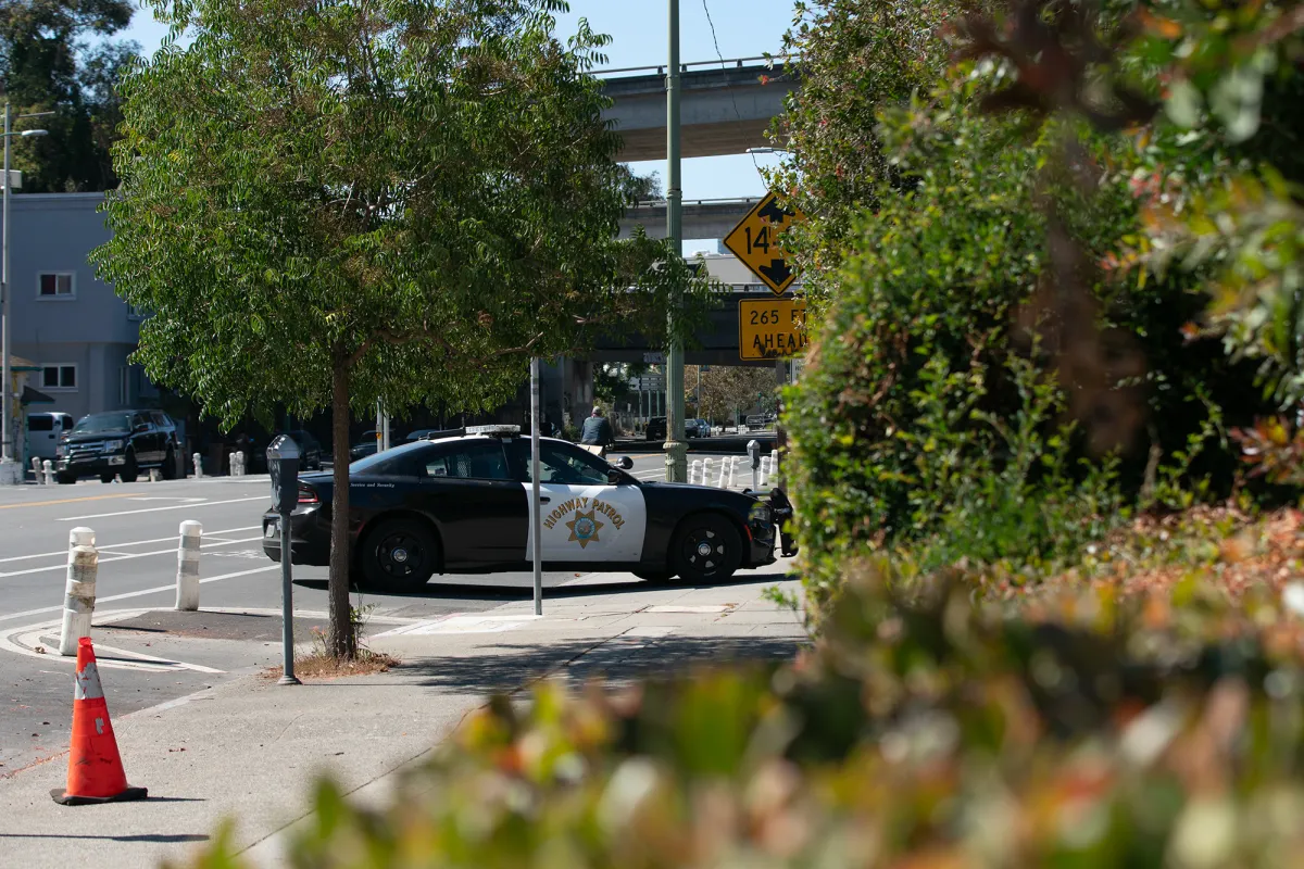 Newsom pone policías en todo California y se burla de las amenazas de Trump Patrulla
