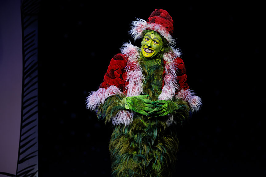 El Grinch habla español: estreno mundial en San Diego de una Navidad robada, pero con alma Andrew Polec como El Grinch