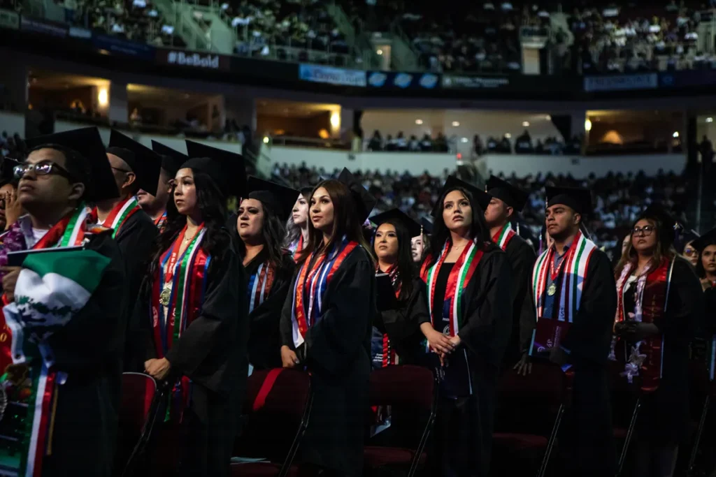 Los estudiantes graduados