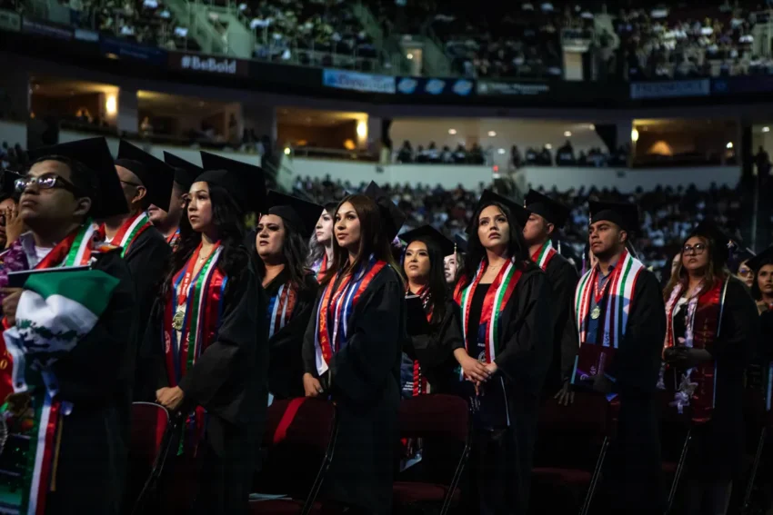 Los estudiantes graduados
